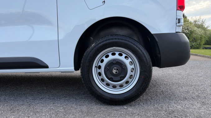 Vauxhall Vivaro L2 Diesel 2.0 Turbo D 145 Prime H1 Van - Image 17